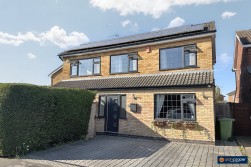Pallett Drive, St Nicolas Park, Nuneaton, CV11 6EG