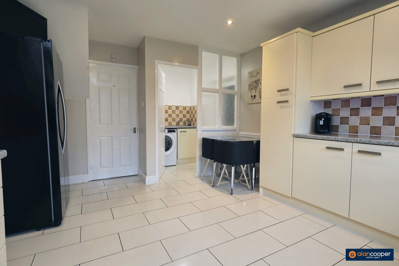 Axminster Close, Horeston Grange, Nuneaton, CV11 6YP