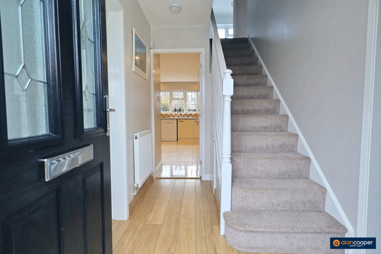 Axminster Close, Horeston Grange, Nuneaton, CV11 6YP