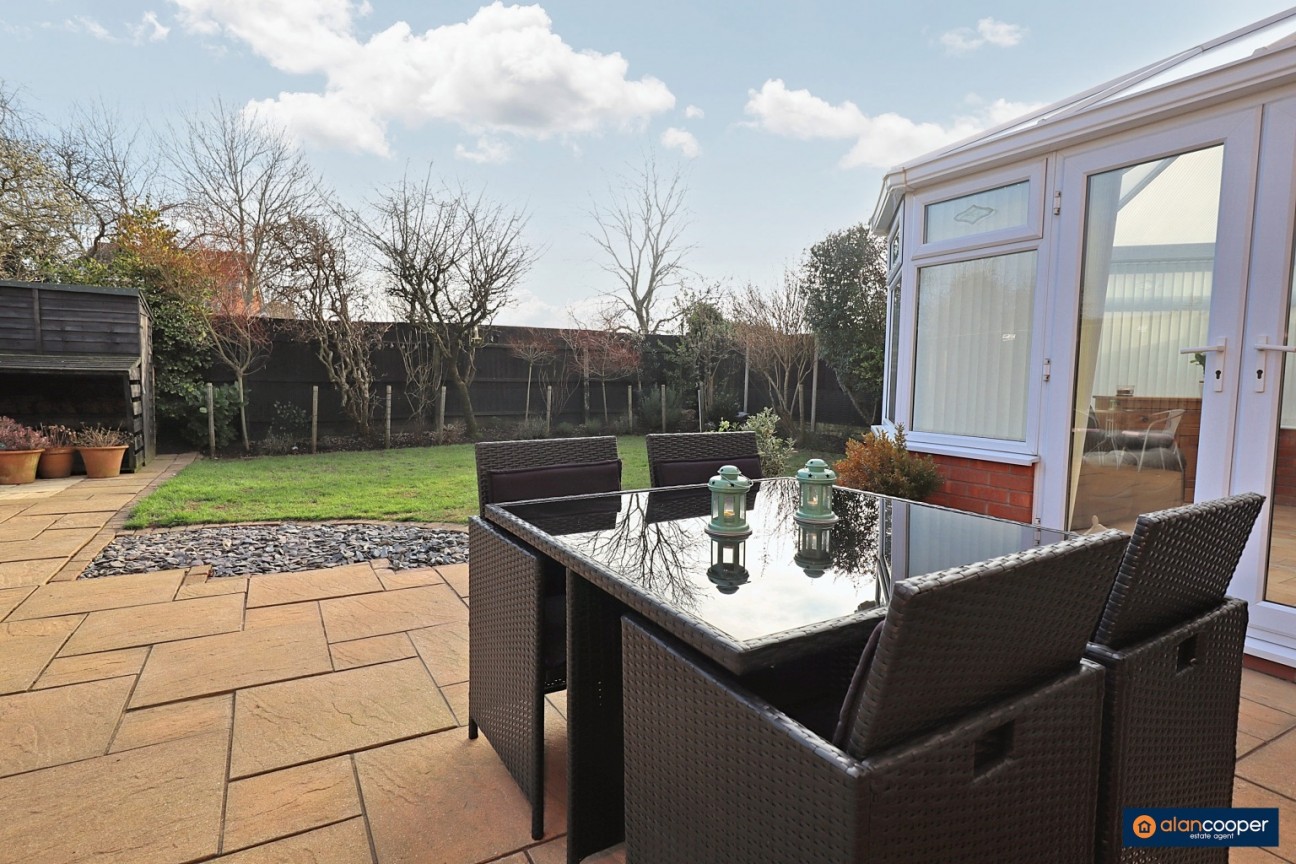 Axminster Close, Horeston Grange, Nuneaton, CV11 6YP