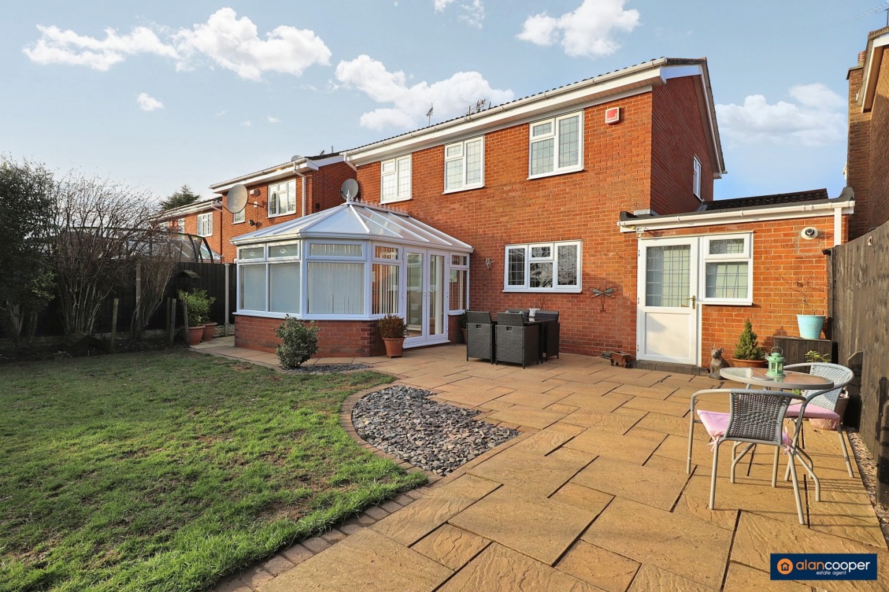 Axminster Close, Horeston Grange, Nuneaton, CV11 6YP