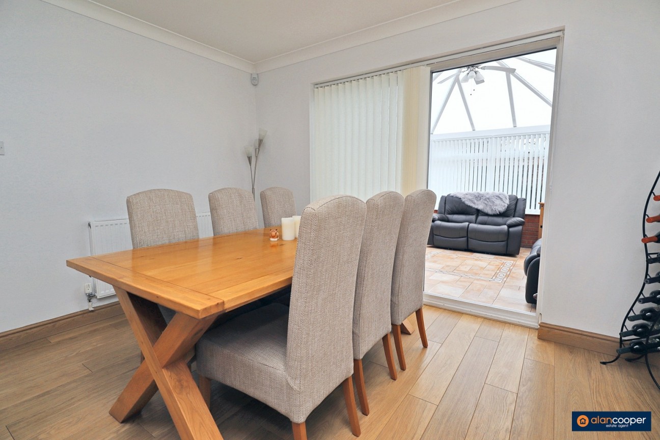 Axminster Close, Horeston Grange, Nuneaton, CV11 6YP