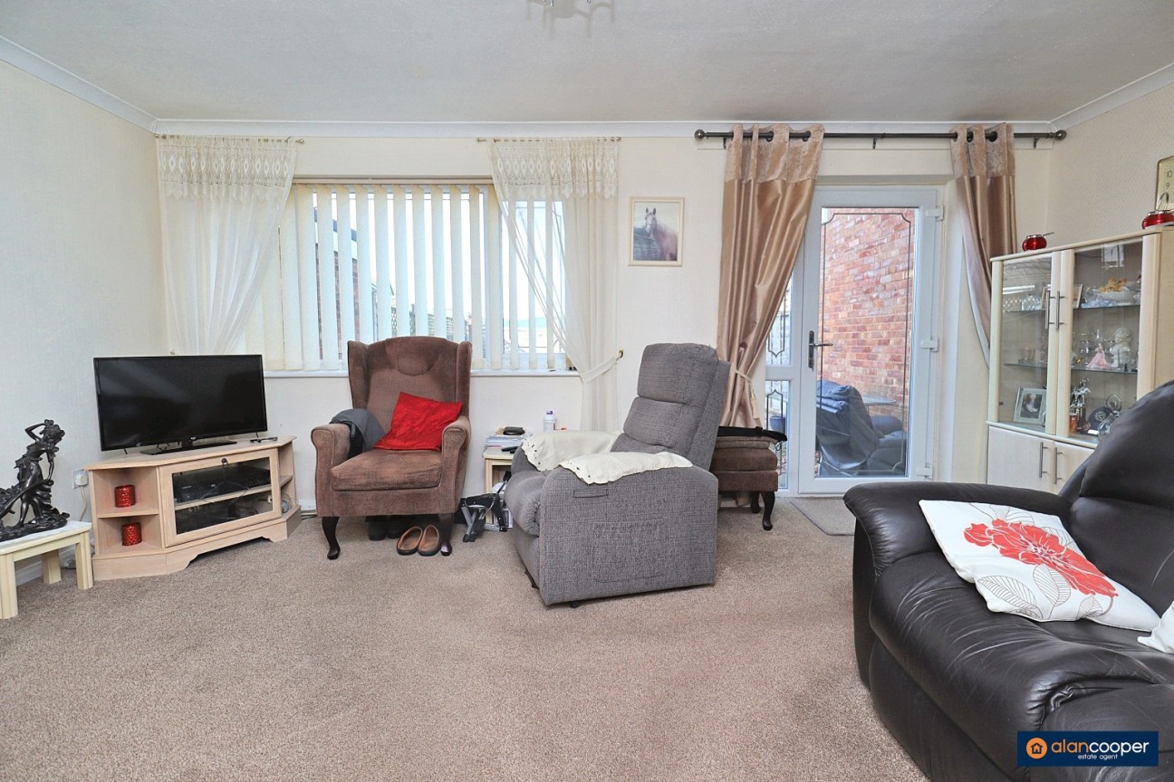 Wood Street, Bedworth, CV12 8BB