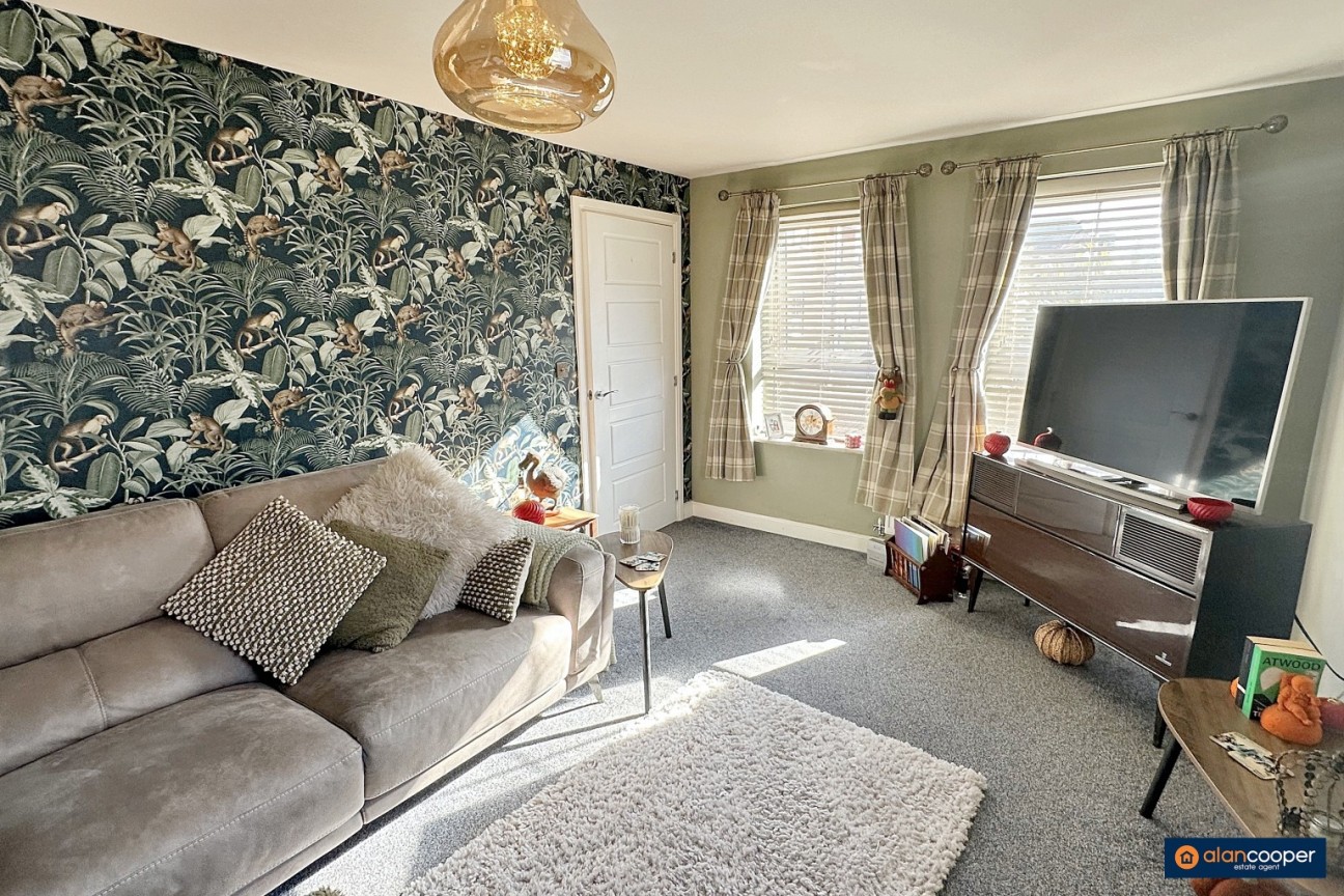 Dovecote Drive, St James Gate, Weddington, Nuneaton, CV10 0FZ