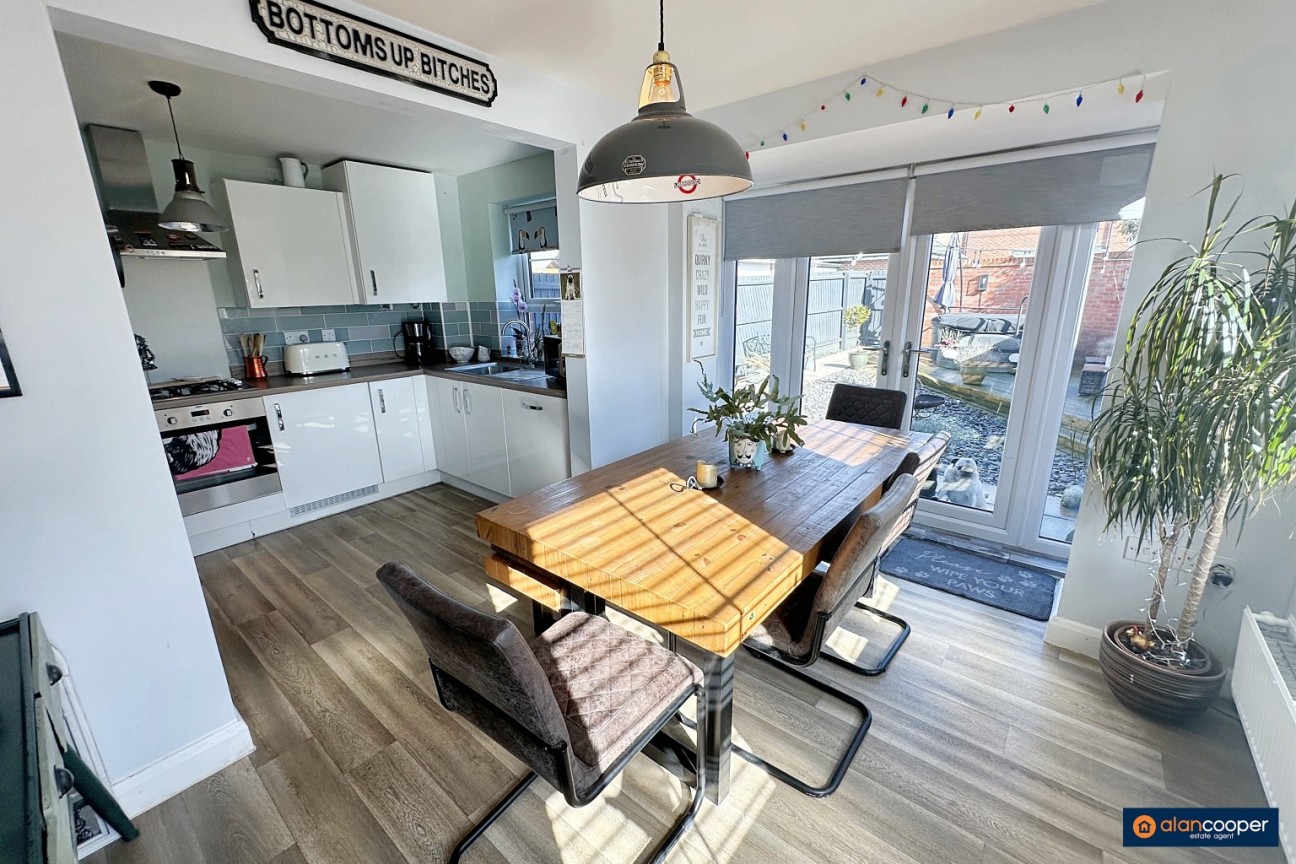 Dovecote Drive, St James Gate, Weddington, Nuneaton, CV10 0FZ