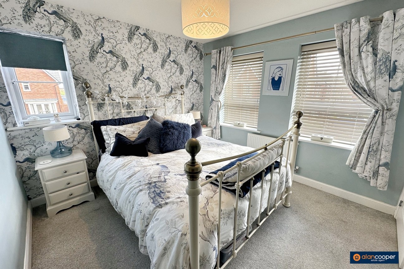 Dovecote Drive, St James Gate, Weddington, Nuneaton, CV10 0FZ