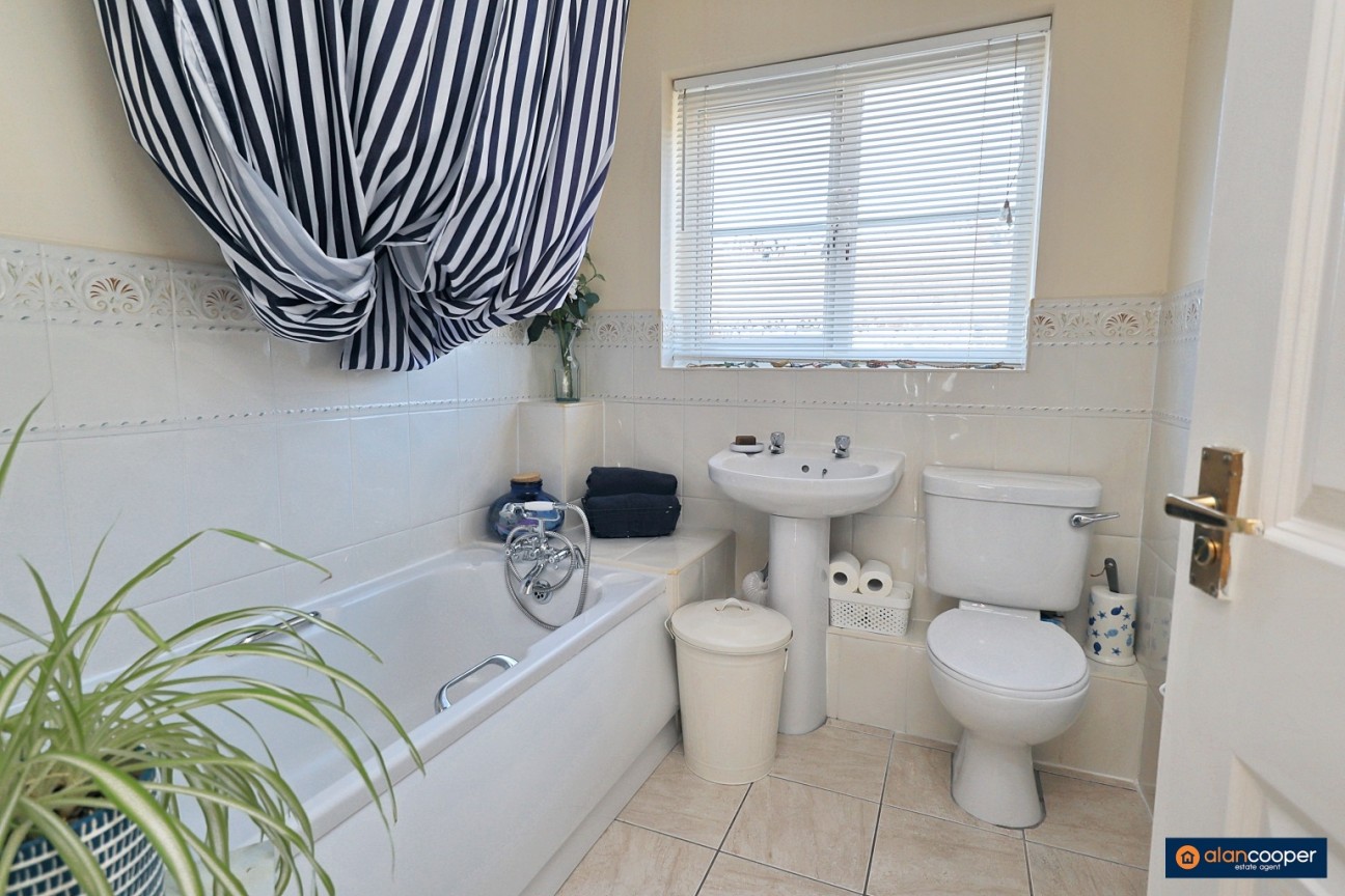 Westbury Road, Stockingford, Nuneaton, CV10 8HH