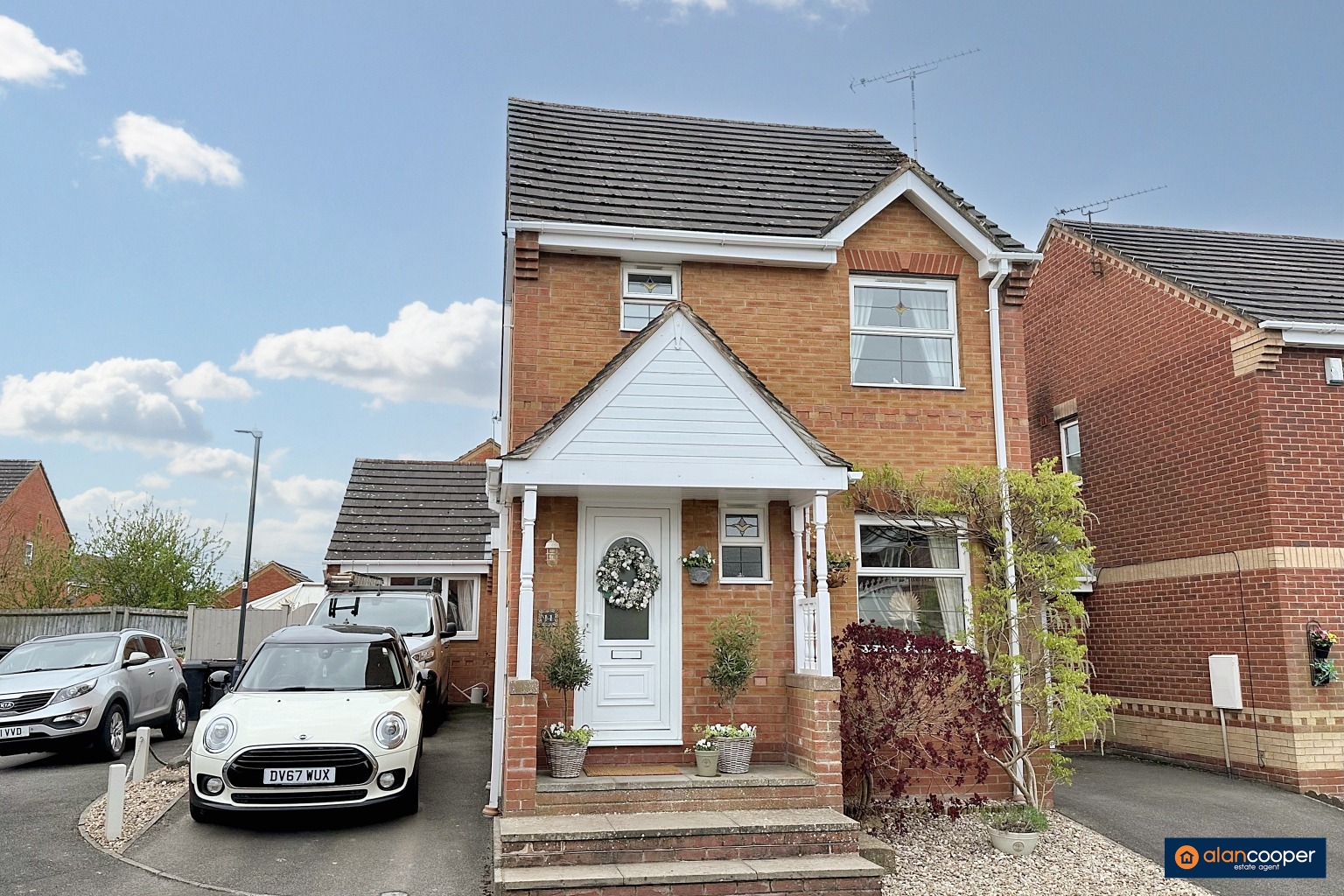 Trentham Close, Maple Park, Nuneaton, CV11 4XB