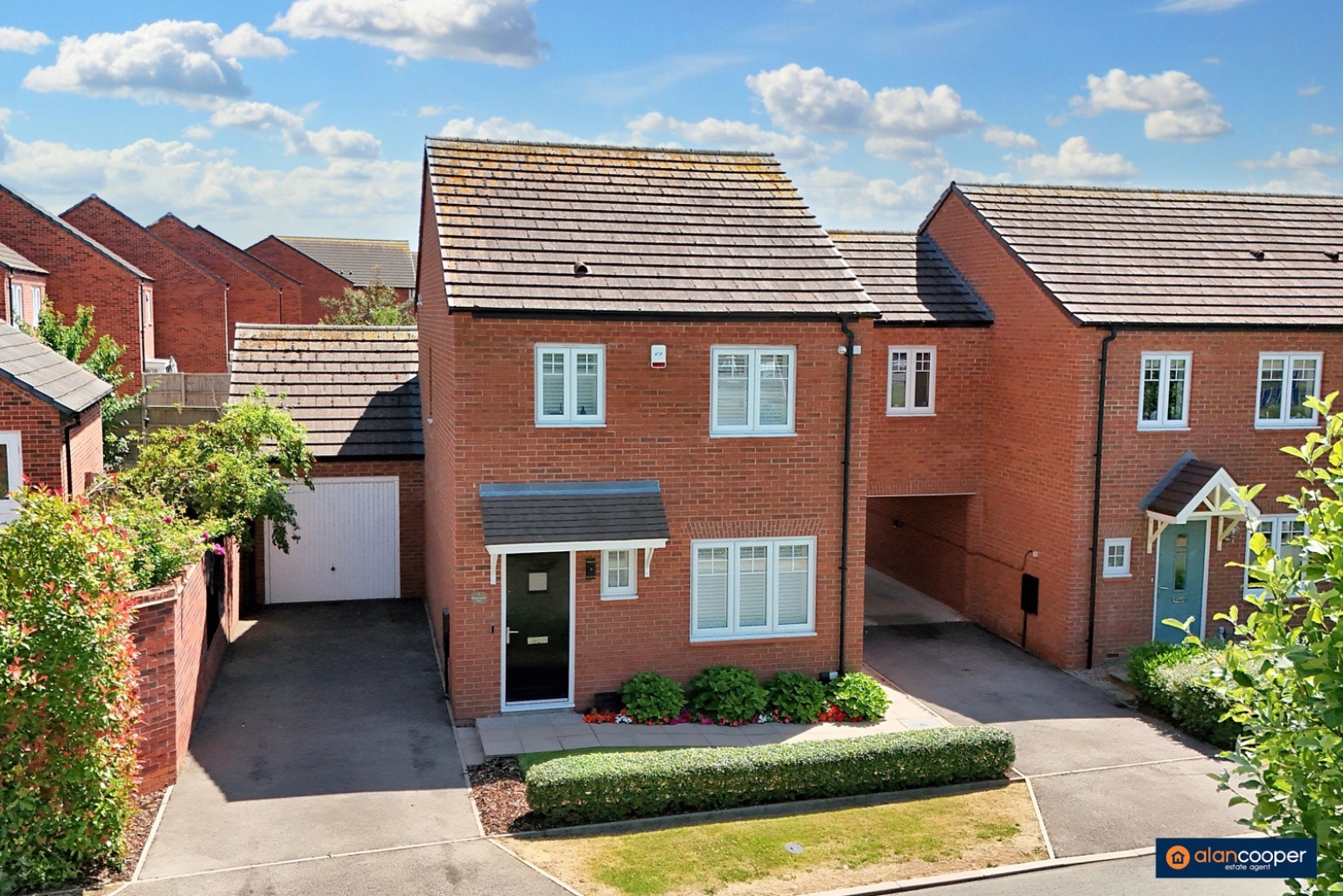Crummock Avenue, Royal Park, Nuneaton, CV11 6UG