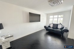 Crummock Avenue, Royal Park, Nuneaton, CV11 6UG