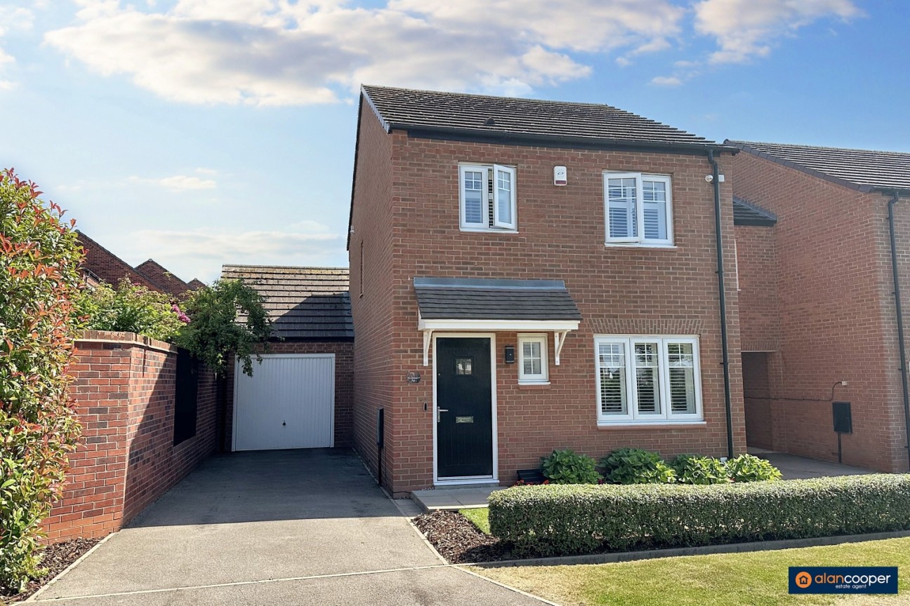 Crummock Avenue, Royal Park, Nuneaton, CV11 6UG