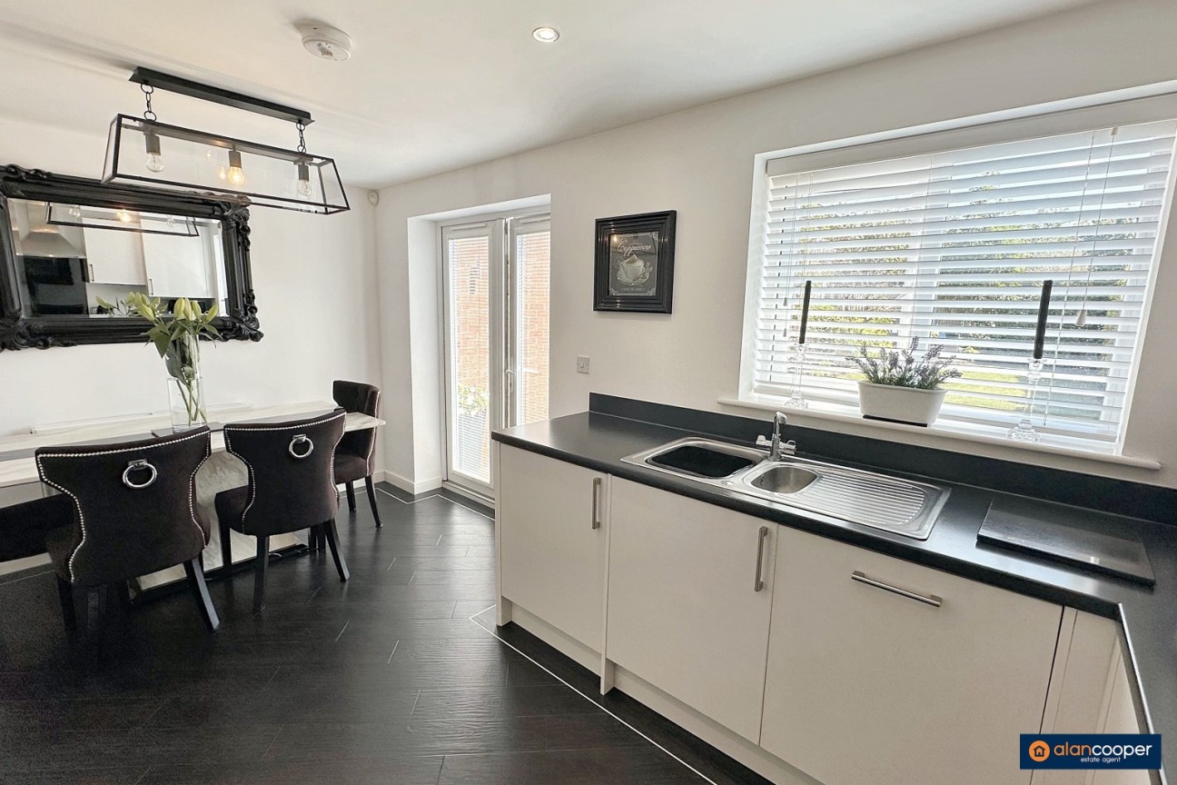 Crummock Avenue, Royal Park, Nuneaton, CV11 6UG