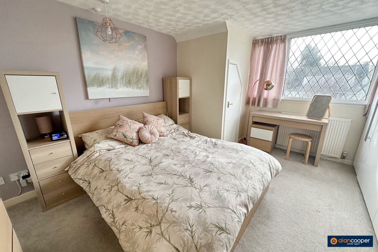 Ambleside Way, St Nicolas Park, Nuneaton, CV11 6AT