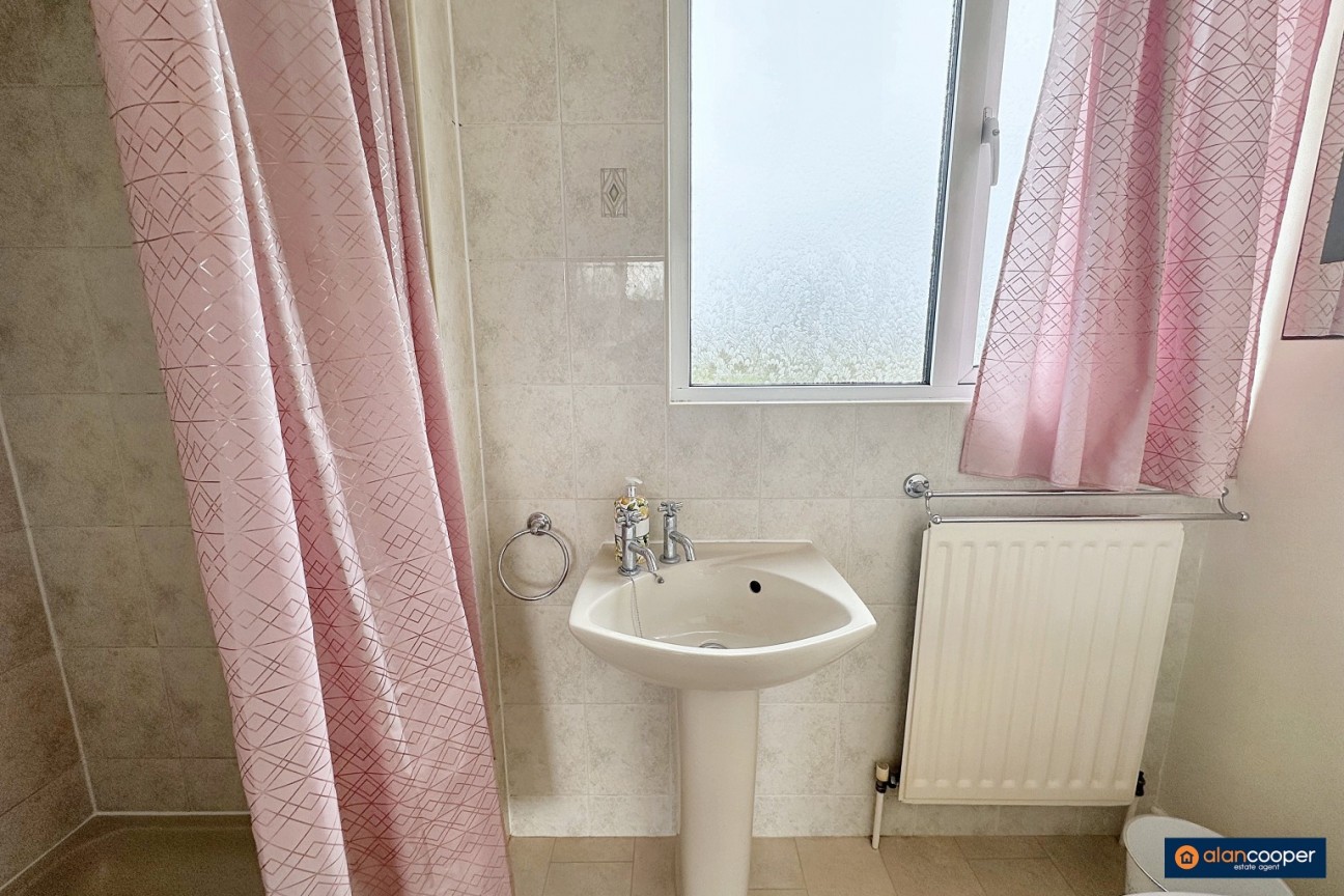 Ambleside Way, St Nicolas Park, Nuneaton, CV11 6AT