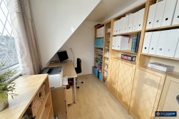 Ambleside Way, St Nicolas Park, Nuneaton, CV11 6AT