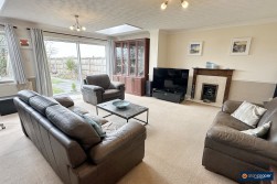 Ambleside Way, St Nicolas Park, Nuneaton, CV11 6AT