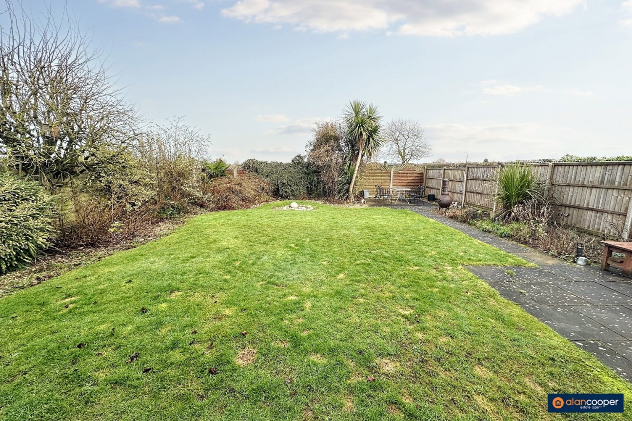 Ambleside Way, St Nicolas Park, Nuneaton, CV11 6AT