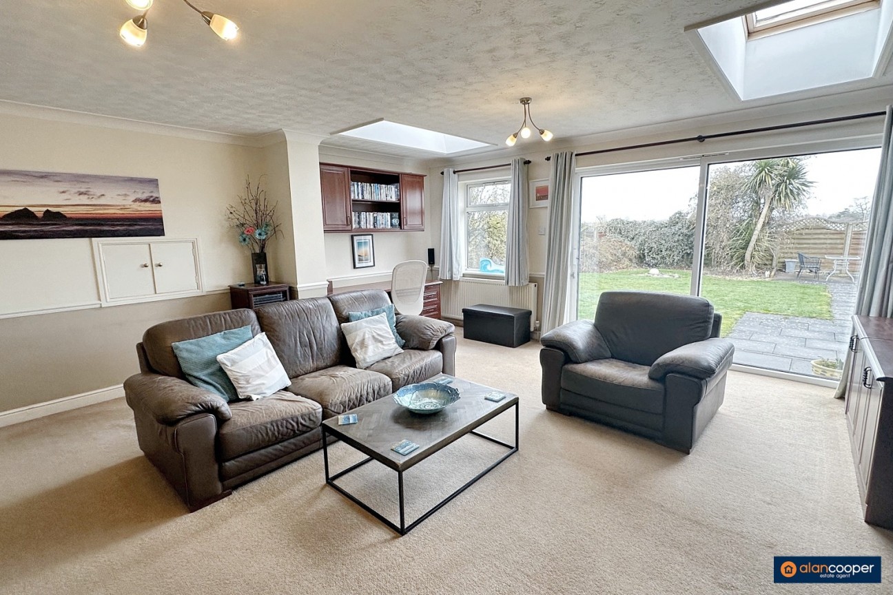 Ambleside Way, St Nicolas Park, Nuneaton, CV11 6AT