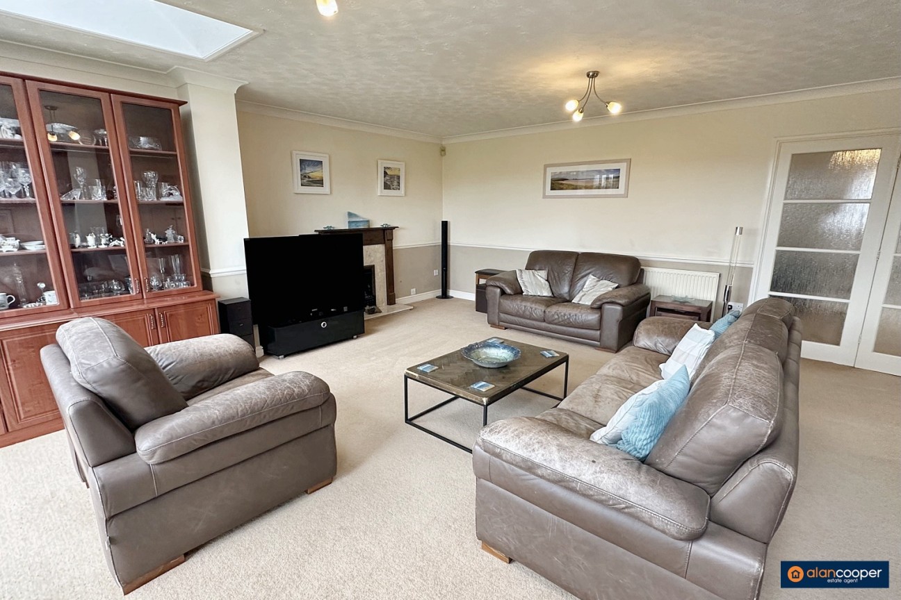 Ambleside Way, St Nicolas Park, Nuneaton, CV11 6AT