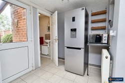 Highfield Road, Attleborough, Nuneaton, CV11 4PW