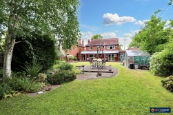 Highfield Road, Attleborough, Nuneaton, CV11 4PW