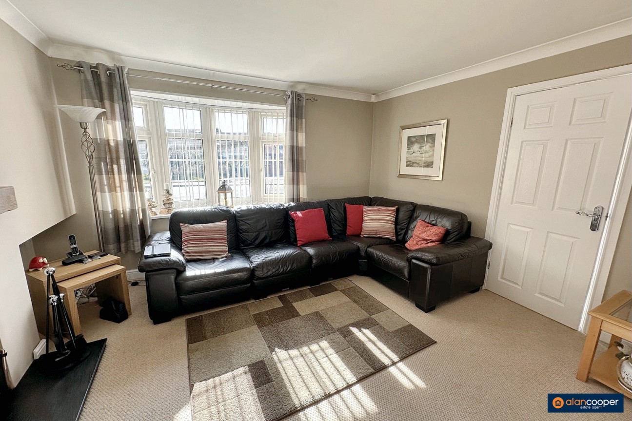 Clyde Road, Bulkington, CV12 9QE