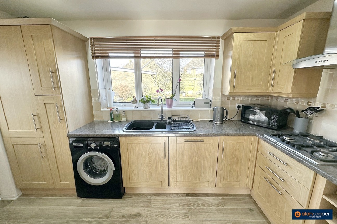 Clyde Road, Bulkington, CV12 9QE