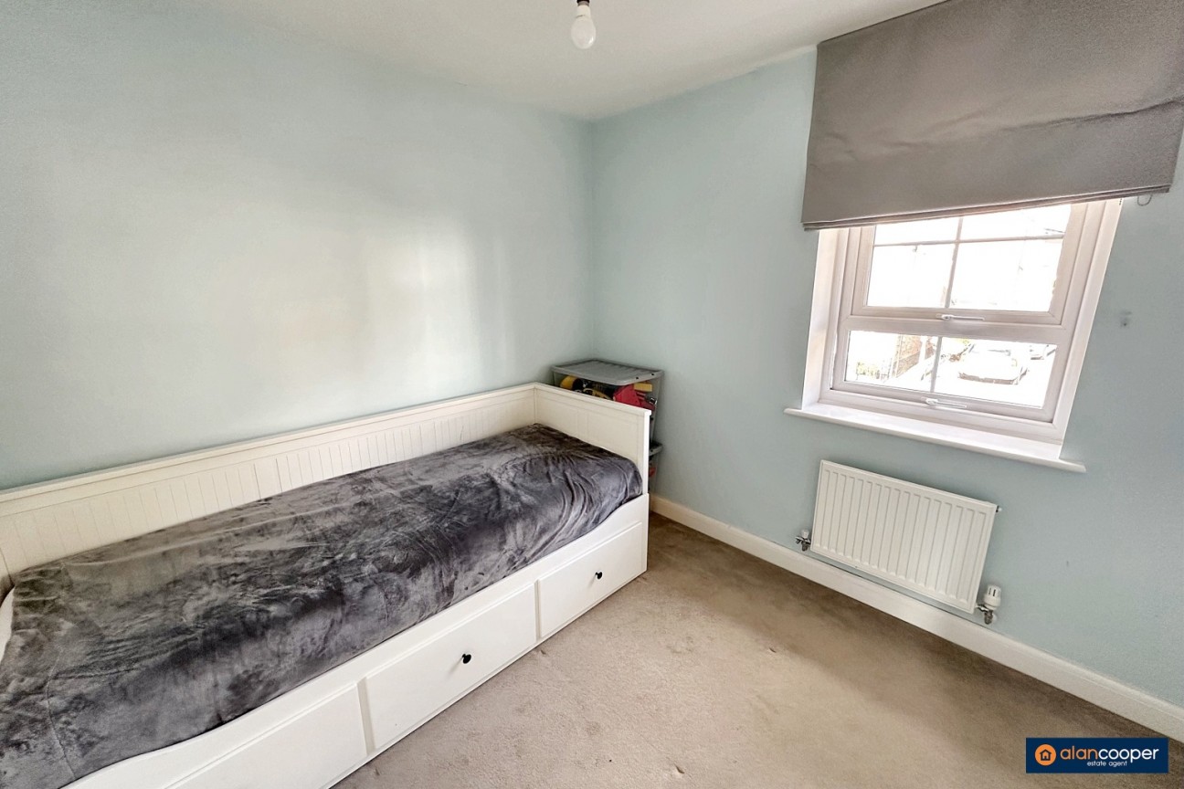 Queen Elizabeth Road, Nuneaton, CV10 9GS