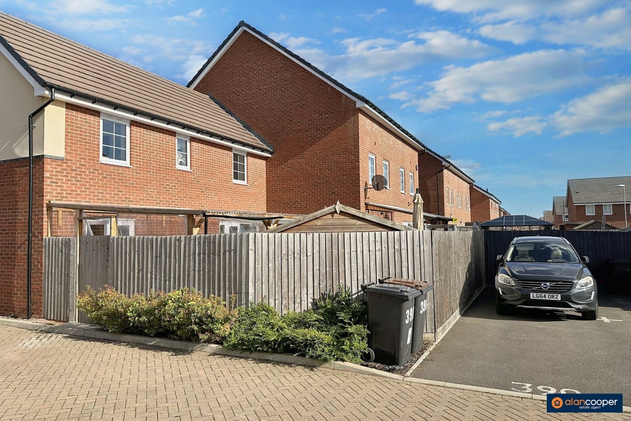 Queen Elizabeth Road, Nuneaton, CV10 9GS
