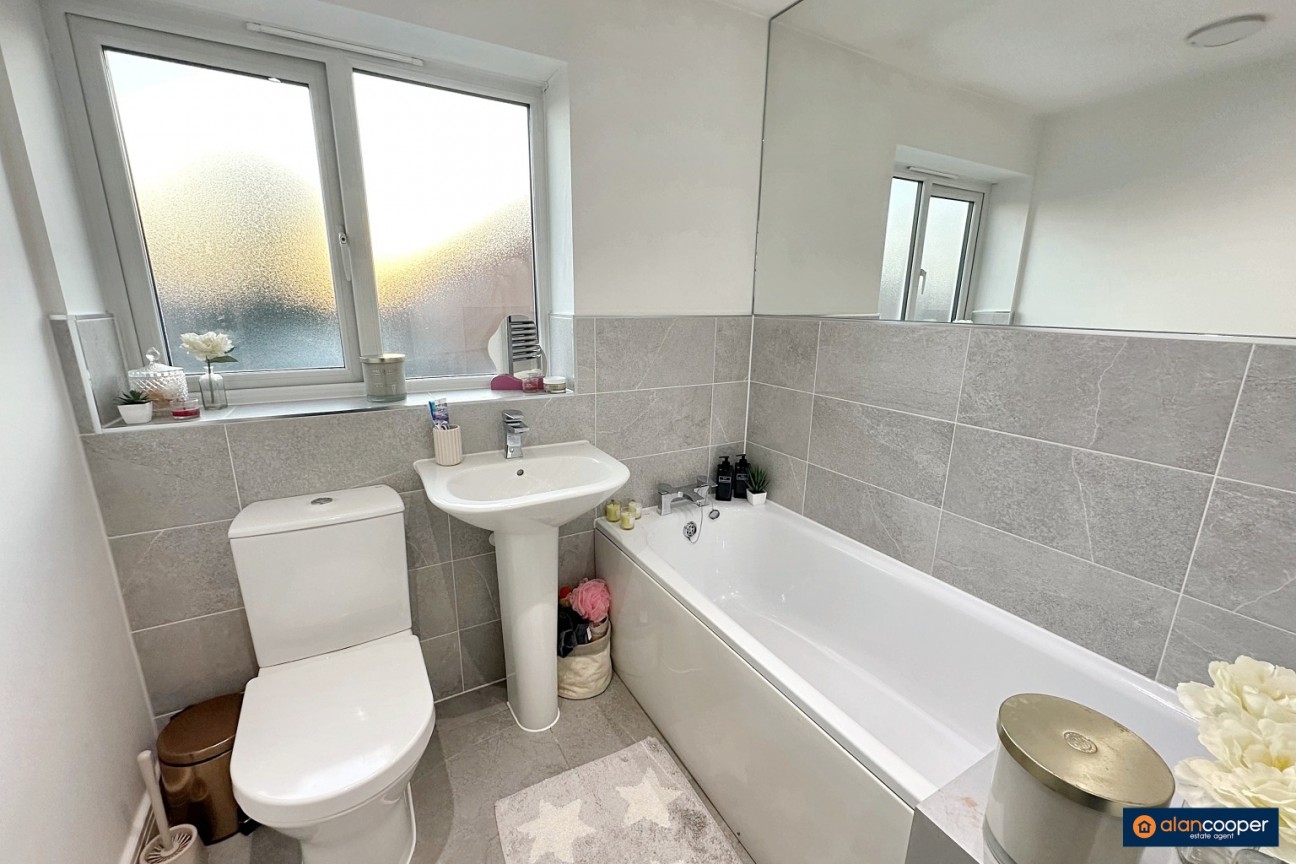 Millington Drive, Royal Park, Nuneaton, CV11 6WS
