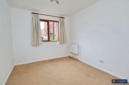 Gillett Close, Nuneaton, CV11 5XW