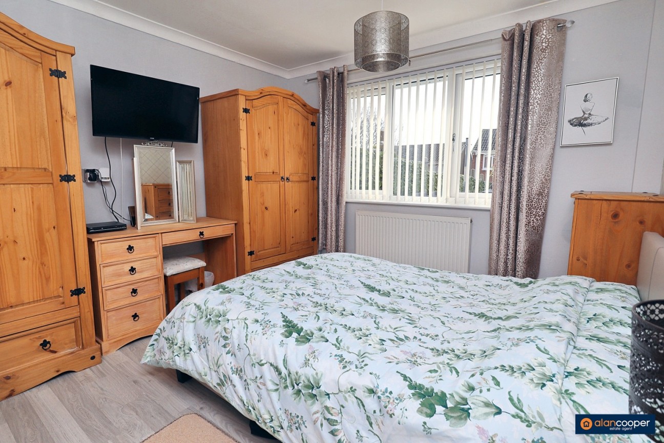 Merlin Avenue, Poplar Farm, Nuneaton, CV10 9JZ