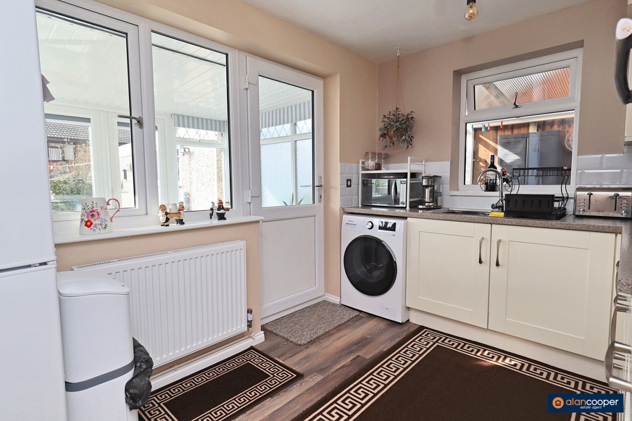 Merlin Avenue, Poplar Farm, Nuneaton, CV10 9JZ