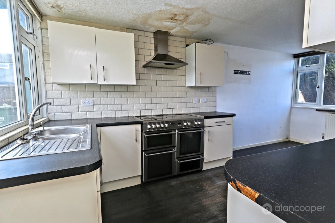 Magyar Crescent, Whitestone, Nuneaton, CV11 4SQ