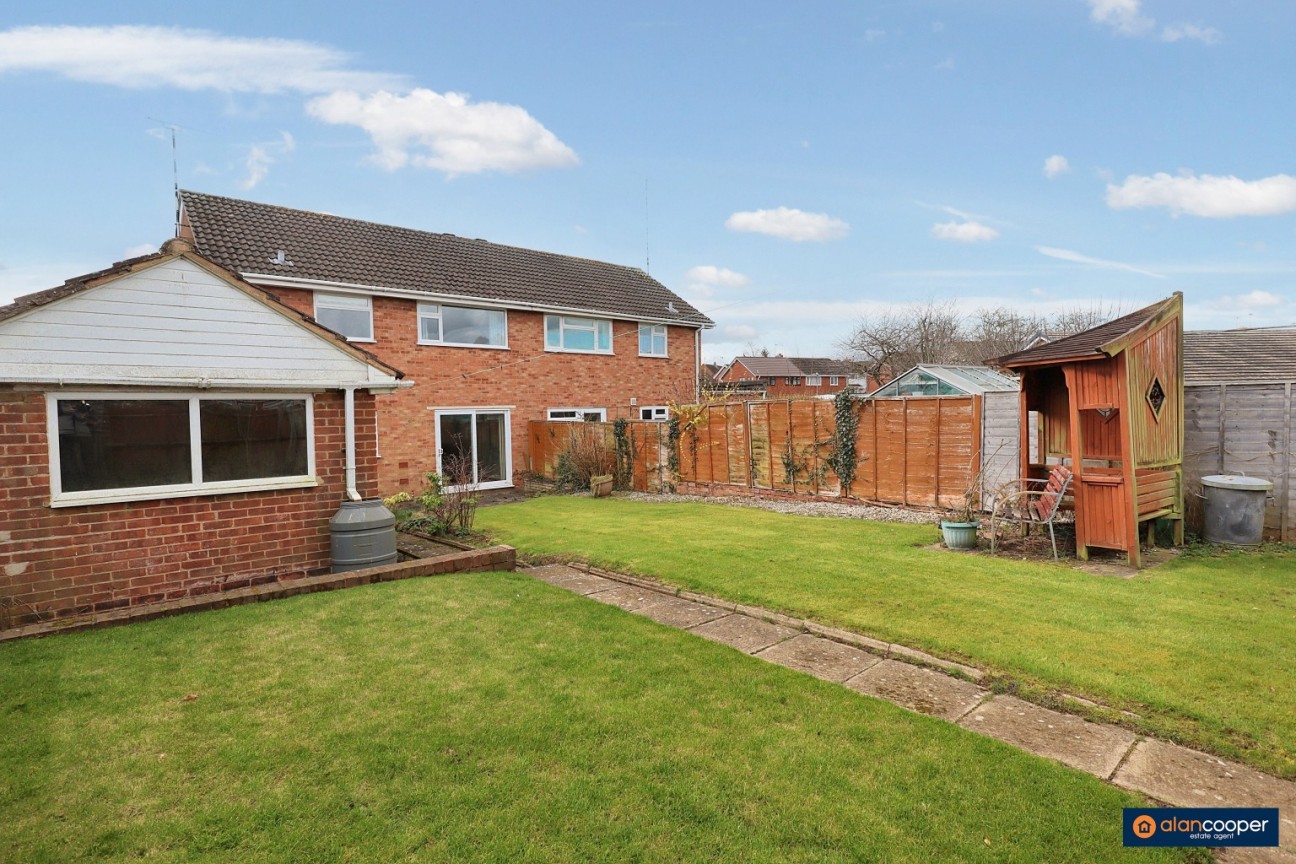 Calder Close, Bulkington, CV12 9PN