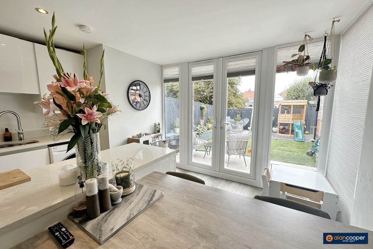 Russett Avenue, Manor Fields, Nuneaton, CV11 6YW