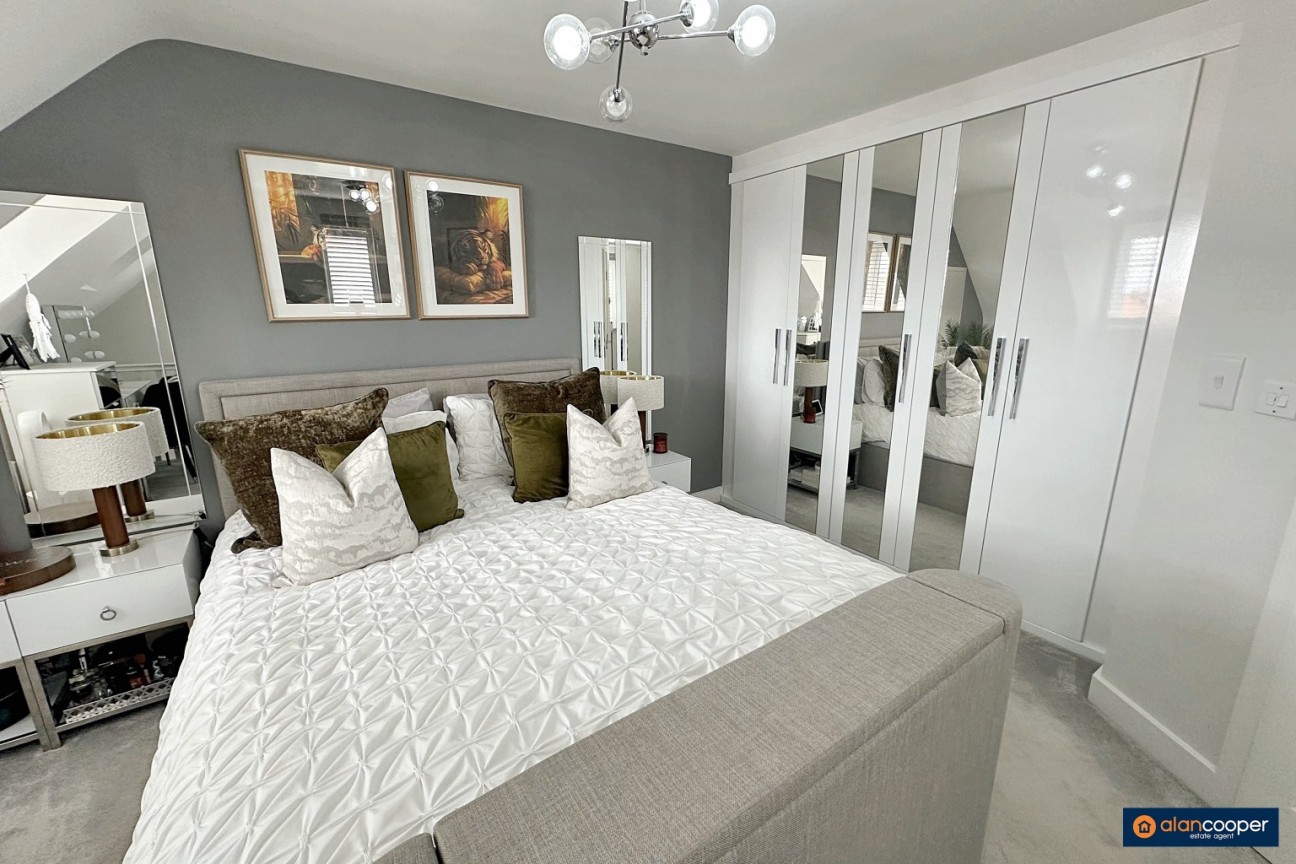 Russett Avenue, Manor Fields, Nuneaton, CV11 6YW