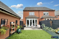 Russett Avenue, Manor Fields, Nuneaton, CV11 6YW