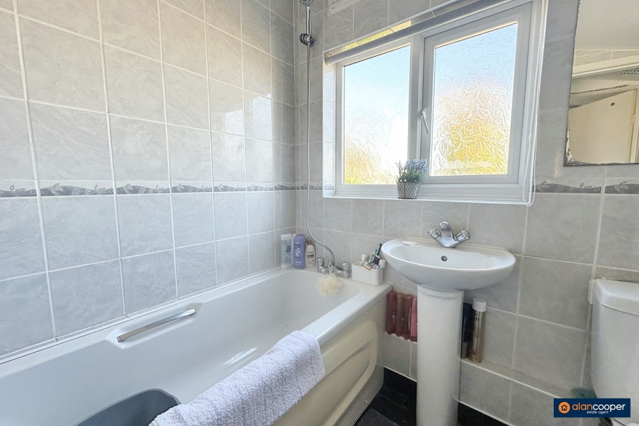 Lower Road, Barnacle, CV7 9LD