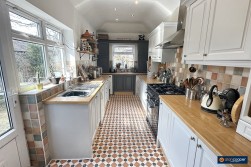 Coventry Road, Bedworth, CV12 8NT