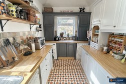 Coventry Road, Bedworth, CV12 8NT