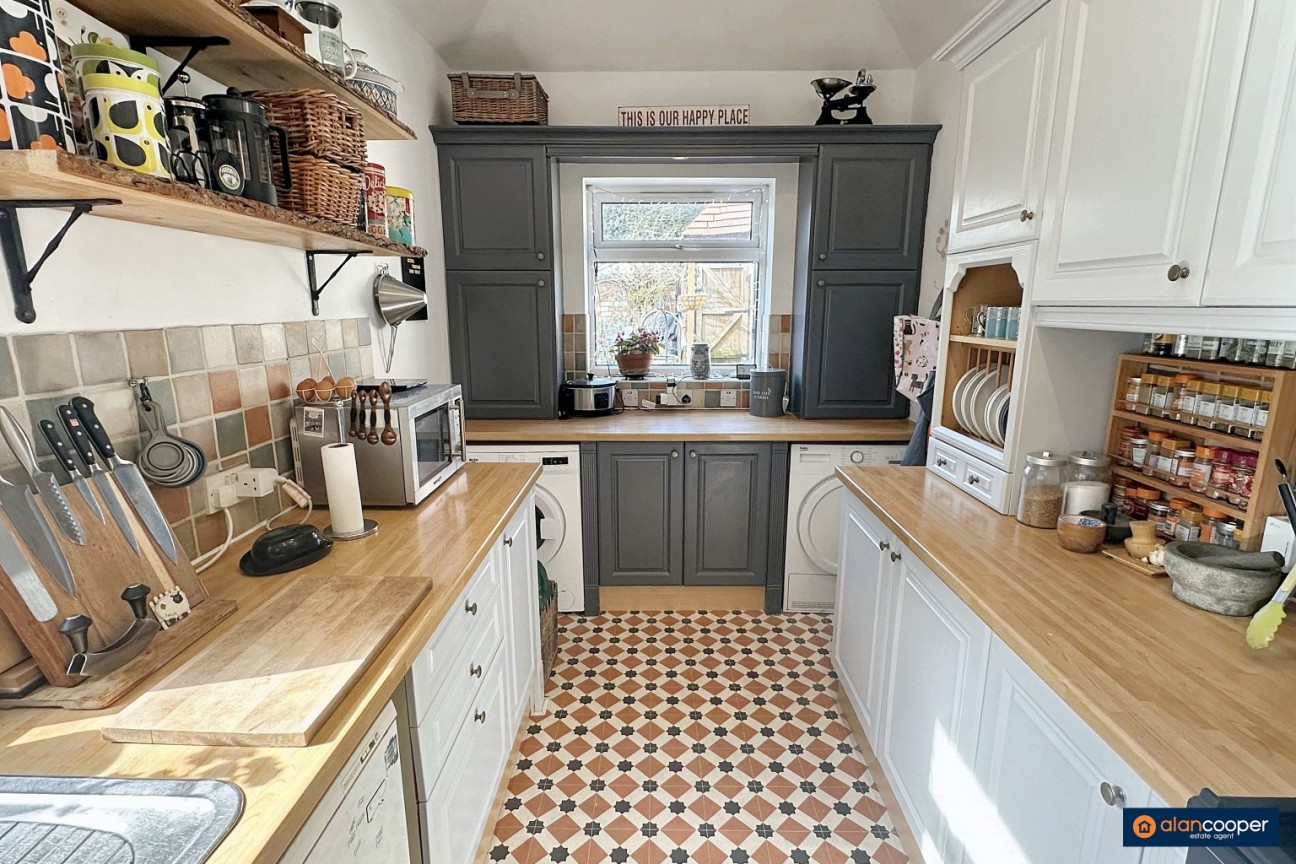 Coventry Road, Bedworth, CV12 8NT