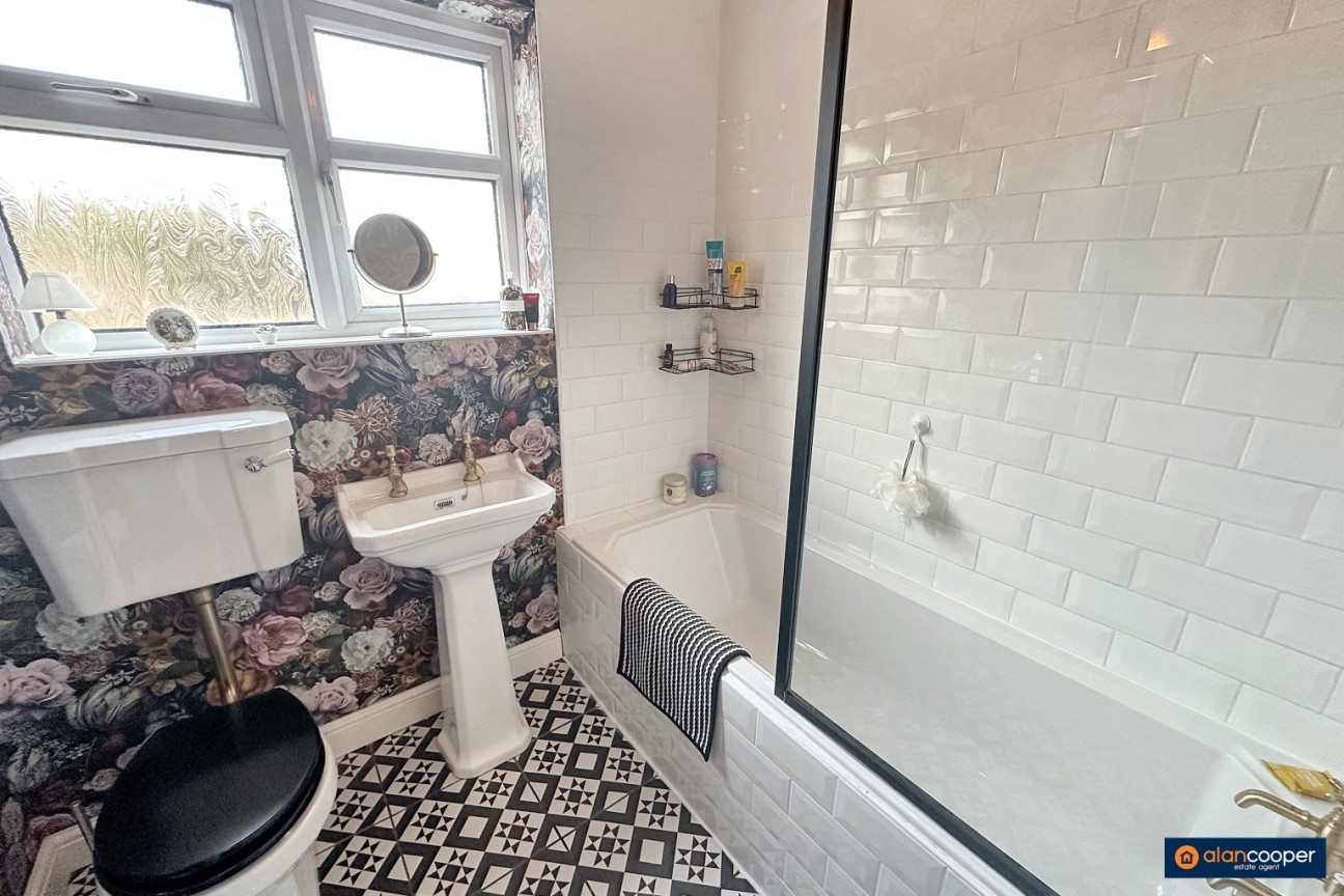 Coventry Road, Bedworth, CV12 8NT