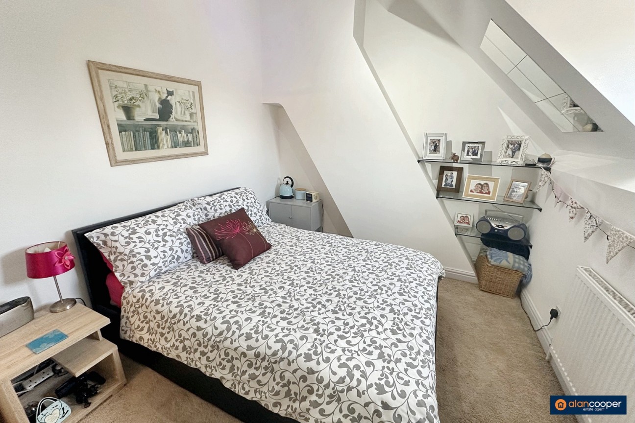 Coventry Road, Bedworth, CV12 8NT