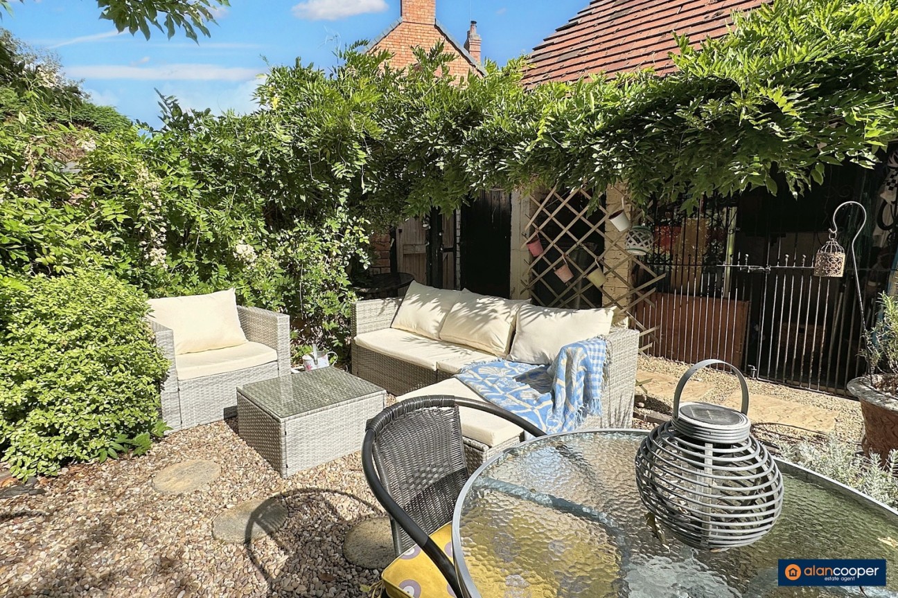 Coventry Road, Bedworth, CV12 8NT