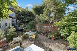 Coventry Road, Bedworth, CV12 8NT