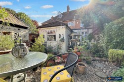 Coventry Road, Bedworth, CV12 8NT