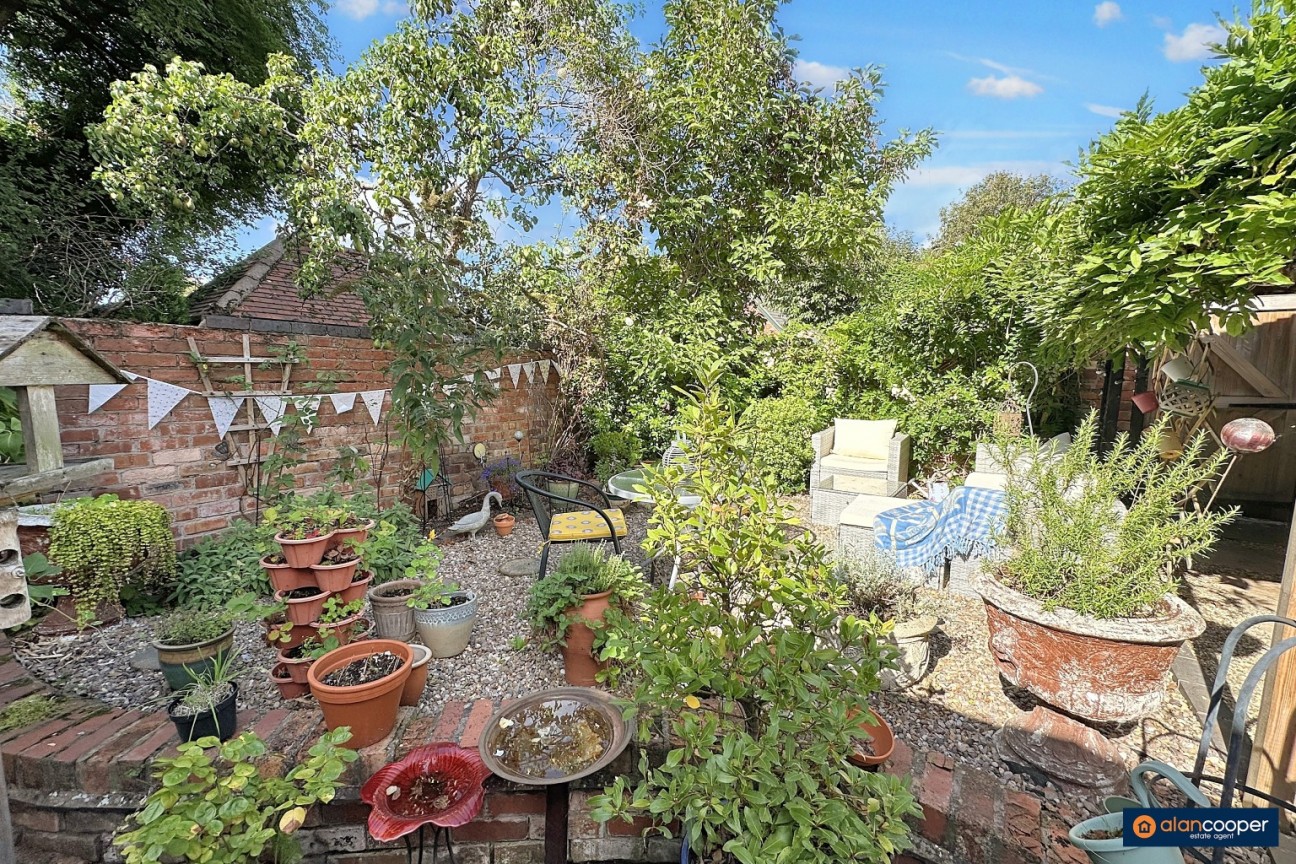 Coventry Road, Bedworth, CV12 8NT