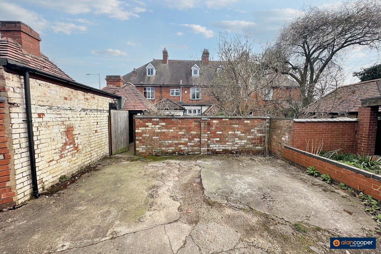 Coventry Road, Bedworth, CV12 8NT