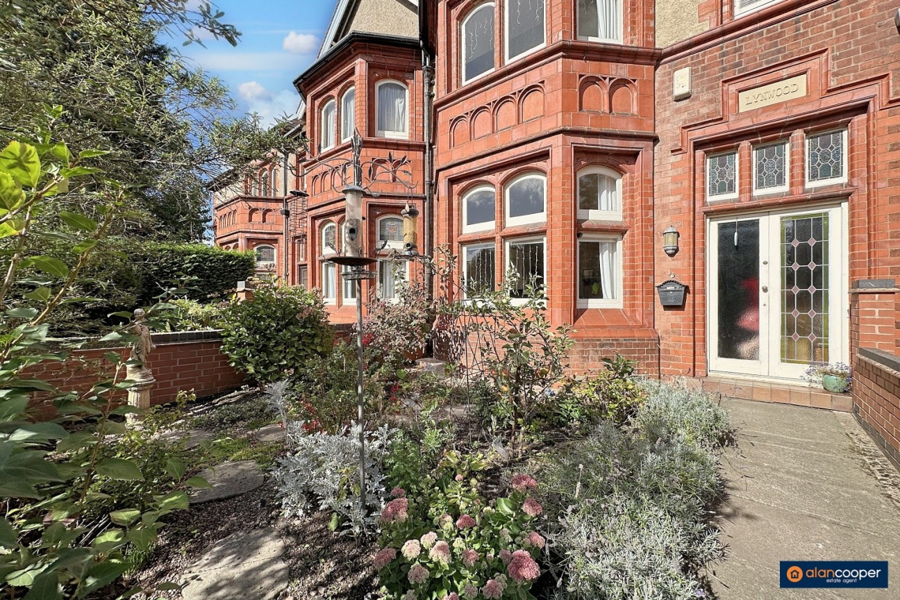 Coventry Road, Bedworth, CV12 8NT